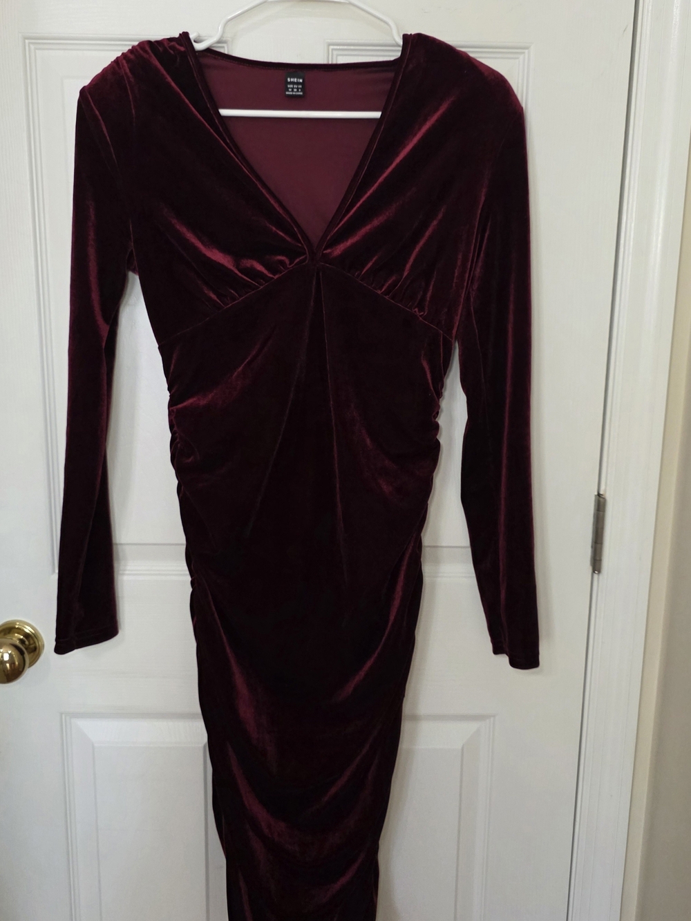 SHEIN Burgundy Velvet Long-Sleeve V-Neck Dress